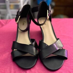 Fioni Black Strappy Sandals